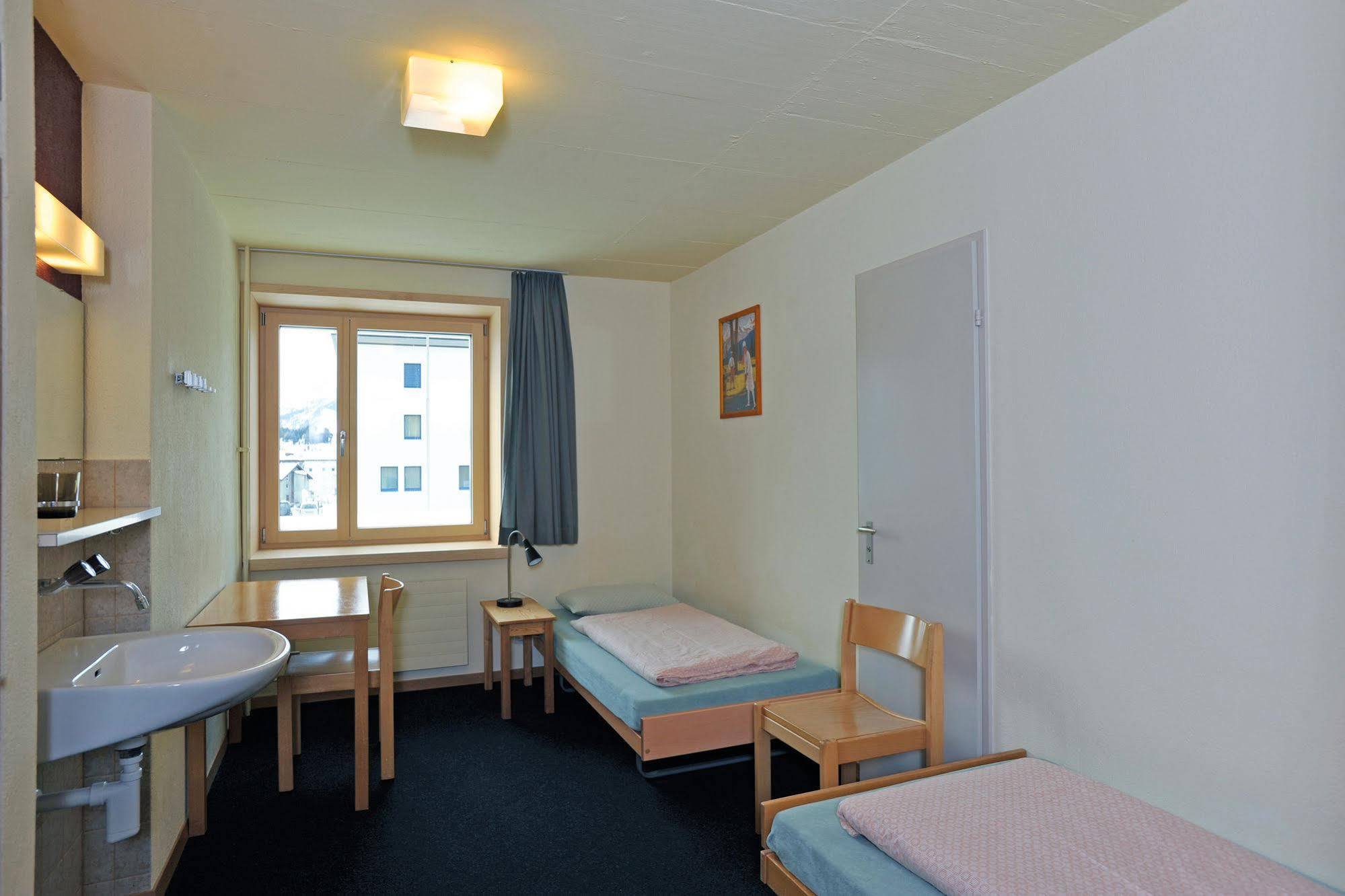 St. Moritz Youth Hostel Екстер'єр фото